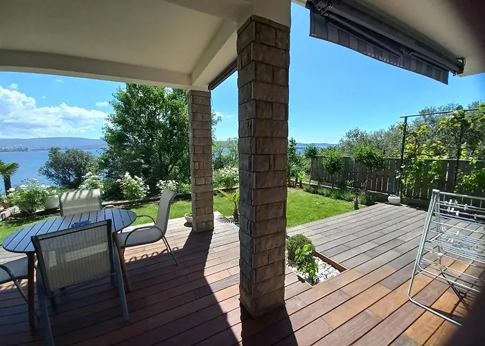 Sea View Debeli Rtic アパート アンカラン